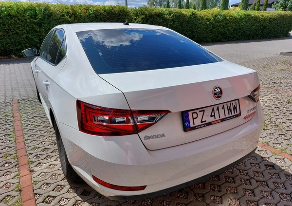Skoda Superb cena 63000 przebieg: 238203, rok produkcji 2018 z Łazy małe 211